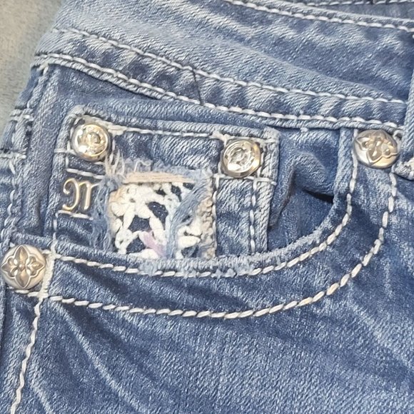 Miss Me Shorts Women's 28 Bermuda Mid Rise Flap Pocket Embellished Denim Shorts - Picture 5 of 16